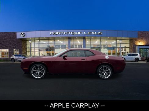 Used 2022 Dodge Challenger SXT w/ Plus Package image 2