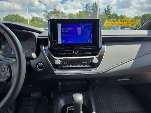 Certified 2025 Toyota Corolla SE FWD image 23