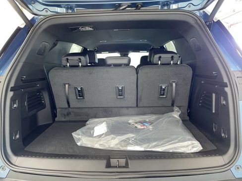 New 2026 Chevrolet Traverse LT w/ Midnight/Sport Edition AWD/4WD image 18