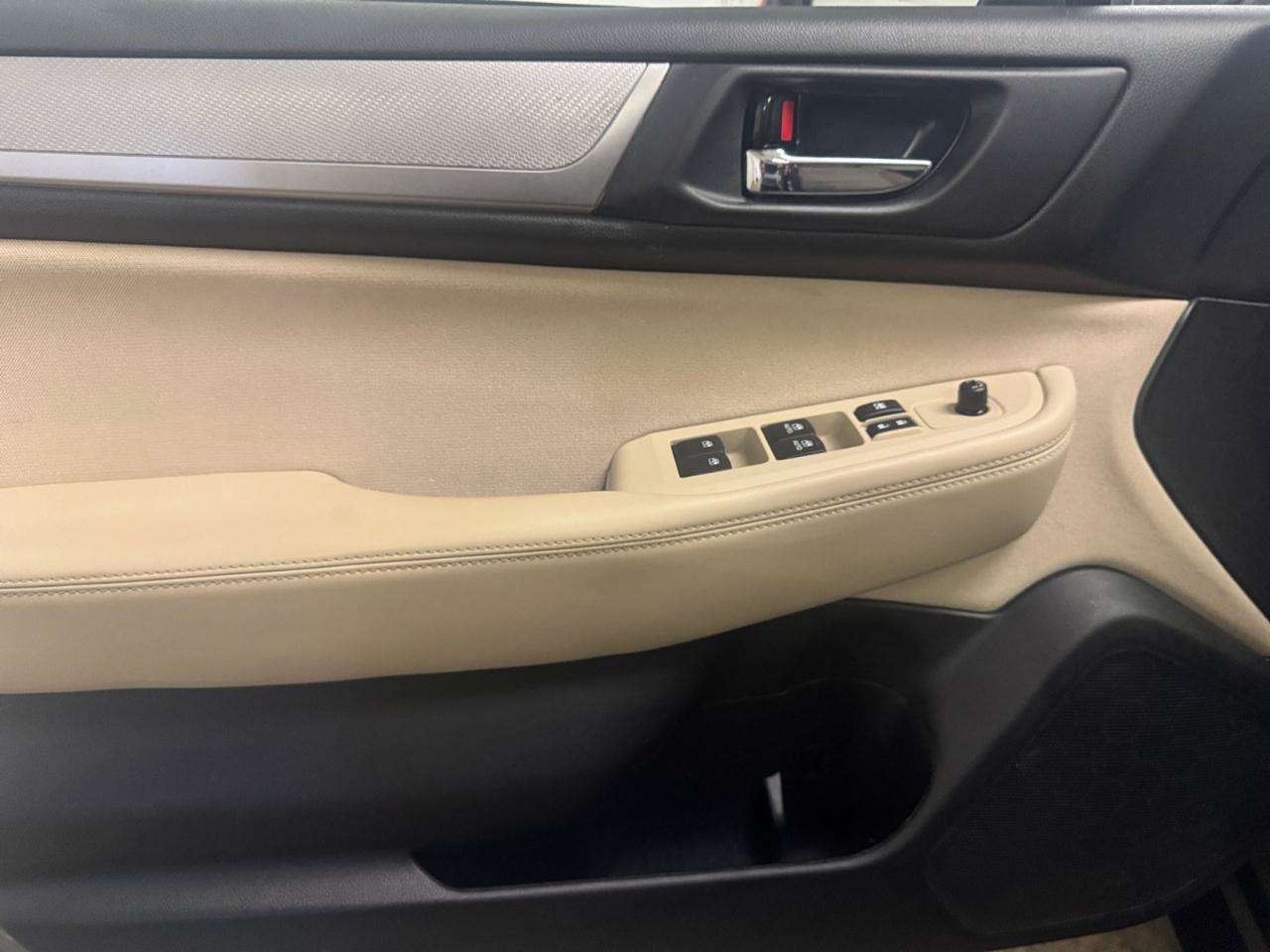 Used 2019 Subaru Outback 2.5i Premium AWD/4WD image 23