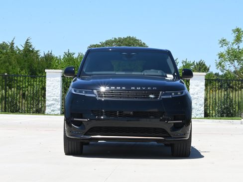 Used 2025 Land Rover Range Rover Sport Dynamic SE AWD/4WD image 3