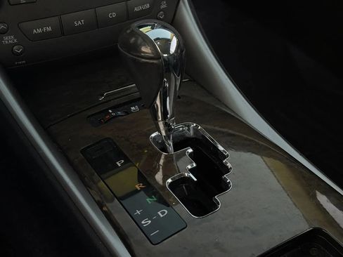 Used 2012 Lexus IS 350C w/ Luxury Pkg RWD image 27