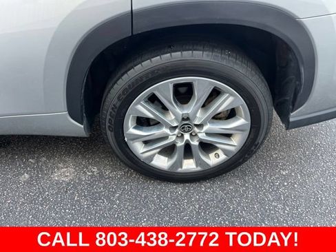 Used 2023 Toyota Highlander Limited FWD image 32