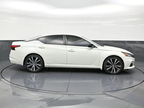 Used 2019 Nissan Altima 2.5 SR FWD image 6