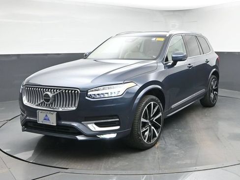 Used 2023 Volvo XC90 B6 Plus w/ Protection Package Premier AWD/4WD image 3