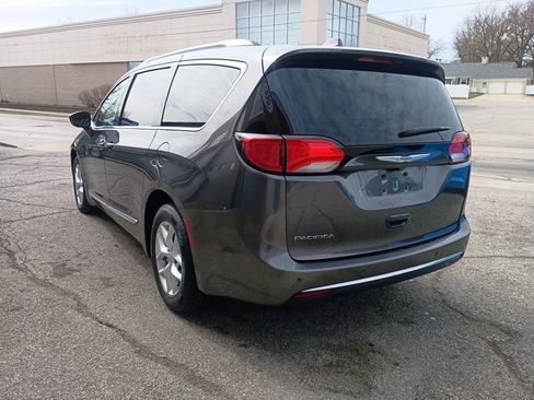 Used 2017 Chrysler Pacifica Touring-L Plus w/ Tire & Wheel Group FWD image 3
