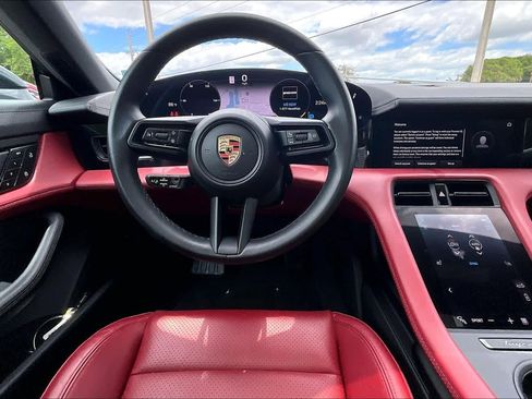Used 2023 Porsche Taycan image 5