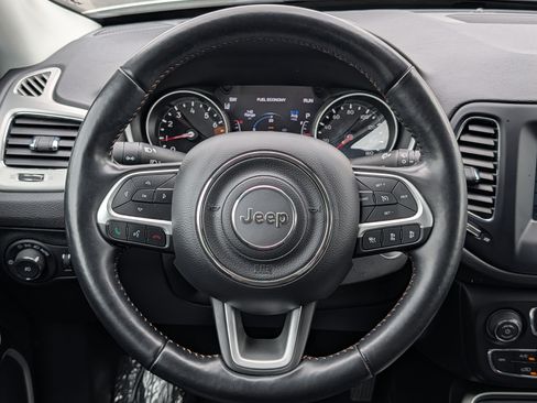 Used 2021 Jeep Compass Latitude w/ Driver Assistance Group AWD/4WD image 18