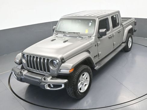 Used 2022 Jeep Gladiator Sport AWD/4WD image 41