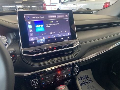 Used 2023 Jeep Compass Altitude w/ Sun and Sound Group image 28