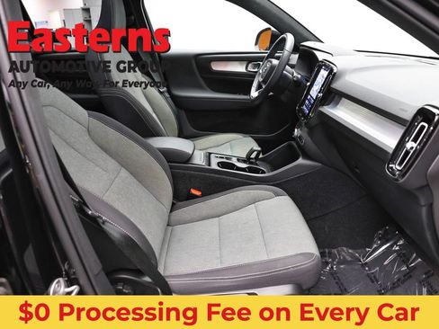 Used 2024 Volvo XC40 B5 Core AWD/4WD image 25