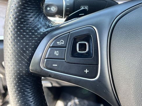 Used 2018 Mercedes-Benz E 300 4MATIC image 35