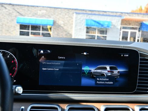 Used 2025 Mercedes-Benz GLS 450 4MATIC image 35