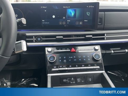 Used 2024 Hyundai Santa Fe Limited image 34