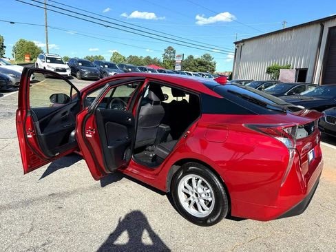 Used 2017 Toyota Prius Two image 21