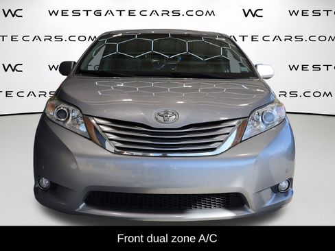 Used 2011 Toyota Sienna Limited w/ Premium Pkg image 4