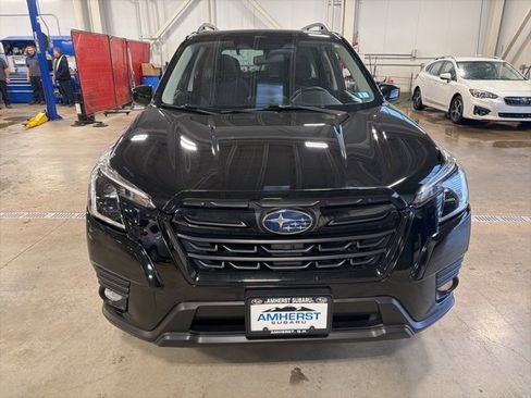 Used 2023 Subaru Forester Premium image 2