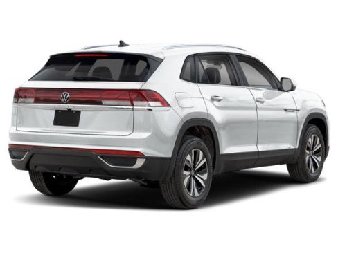 Used 2024 Volkswagen Atlas Cross Sport SE w/ Panoramic Sunroof Package FWD image 2
