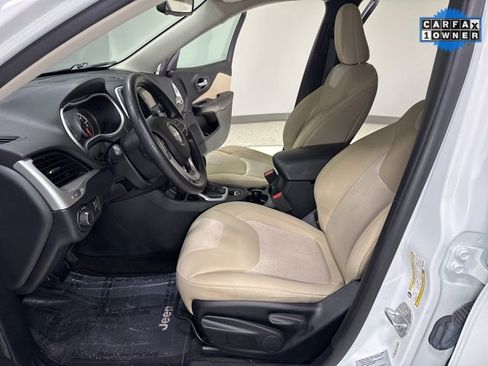 Used 2016 Jeep Cherokee Sport image 8