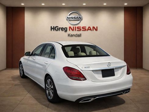 Used 2018 Mercedes-Benz C 300 Sedan image 2