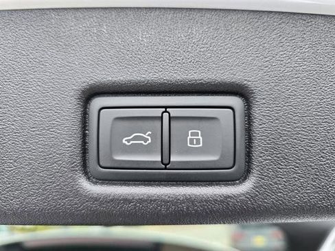 Used 2025 Audi Q5 Premium Plus image 15