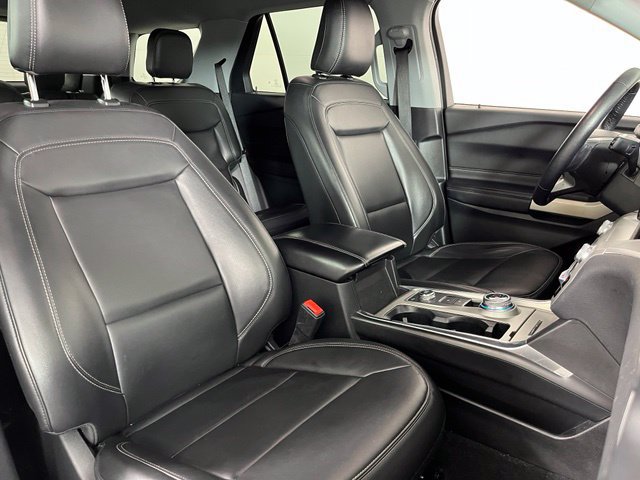 Used 2022 Ford Explorer XLT w/ Equipment Group 202A AWD/4WD image 40