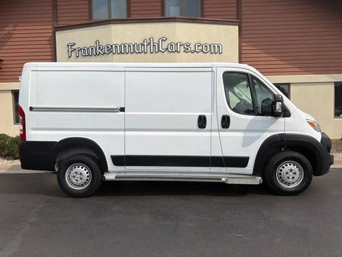 Used 2025 RAM ProMaster 2500 w/ U-Haul Equipment Group FWD image 25