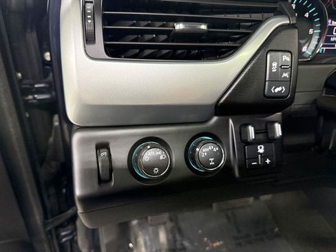 Used 2017 Chevrolet Suburban LT AWD/4WD image 17