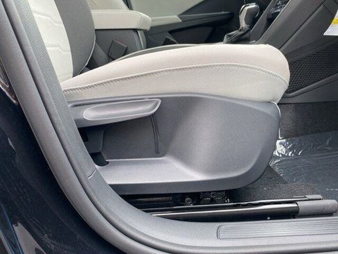 New 2025 Volkswagen Taos SE image 57