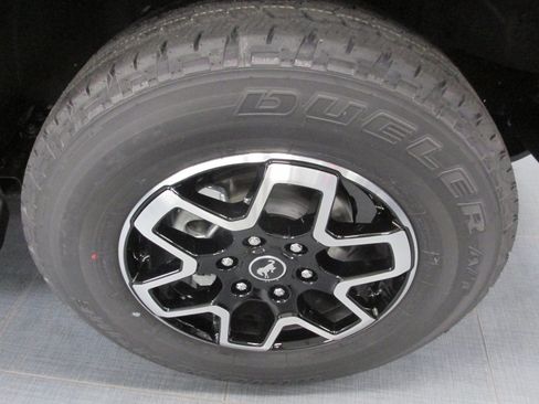 New 2024 Ford Bronco Outer Banks AWD/4WD image 13