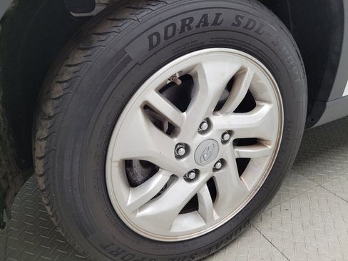 Used 2021 Hyundai Venue SE FWD image 31