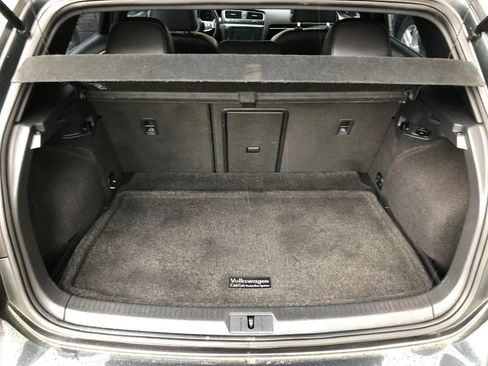 Used 2015 Volkswagen Golf 4-Door FWD image 34