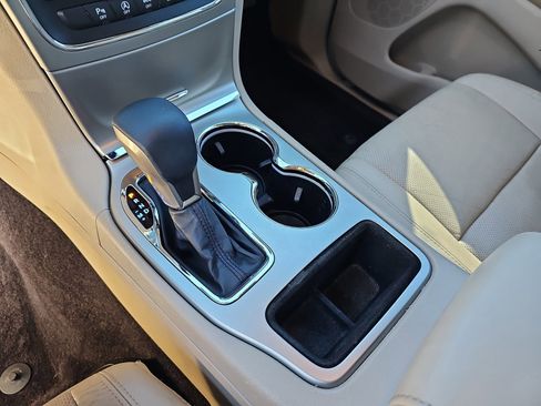 Used 2017 Jeep Grand Cherokee Limited w/ Luxury Group II image 26