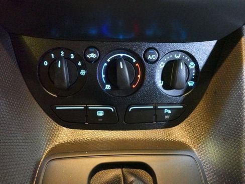 Used 2018 Ford Transit Connect XL image 17