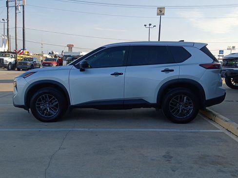 Used 2024 Nissan Rogue S FWD image 10