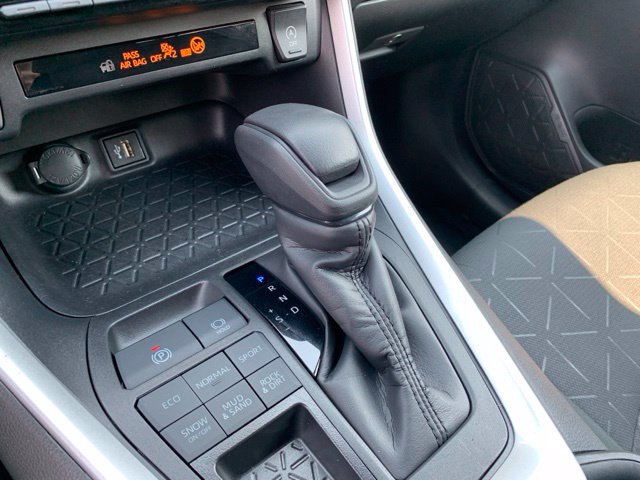 Used 2024 Toyota RAV4 XLE AWD/4WD image 17