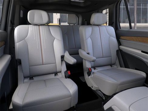 New 2026 Cadillac Vistiq Sport image 17