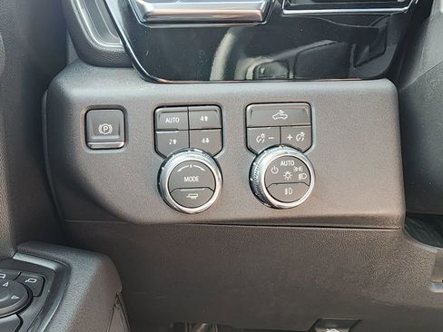 New 2026 GMC Sierra 1500 Elevation w/ X31 Off-Road Package AWD/4WD image 19