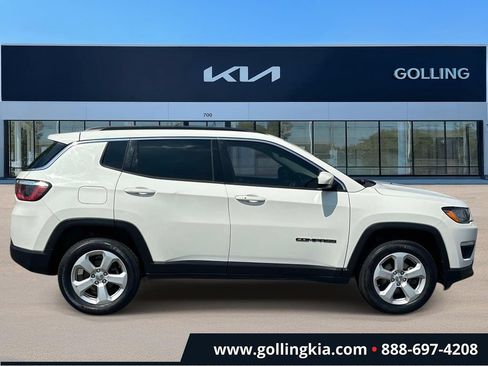 Used 2019 Jeep Compass Latitude w/ Cold Weather Group AWD/4WD image 2