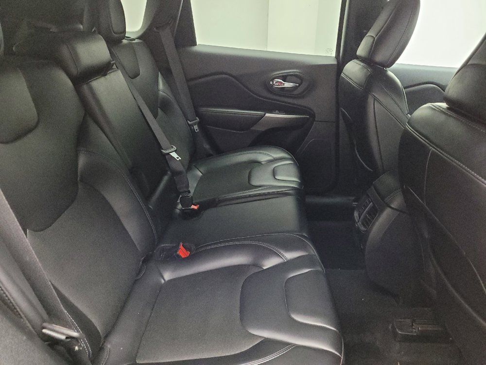 Used 2021 Jeep Cherokee Latitude Plus FWD image 19