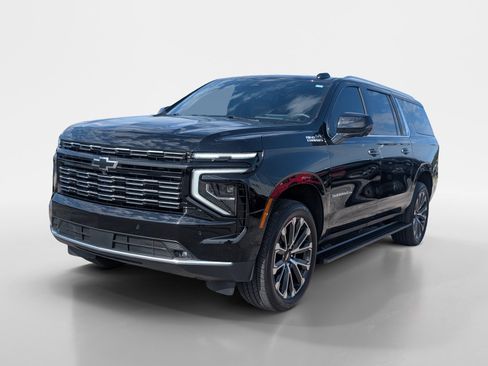 Used 2025 Chevrolet Suburban High Country AWD/4WD image 5