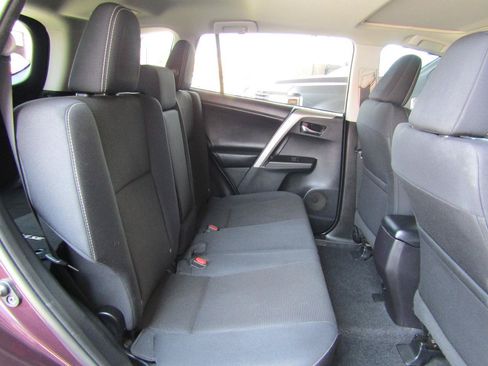 Used 2017 Toyota RAV4 XLE FWD image 13