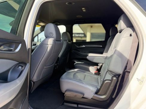 Used 2024 Buick Enclave Premium image 10