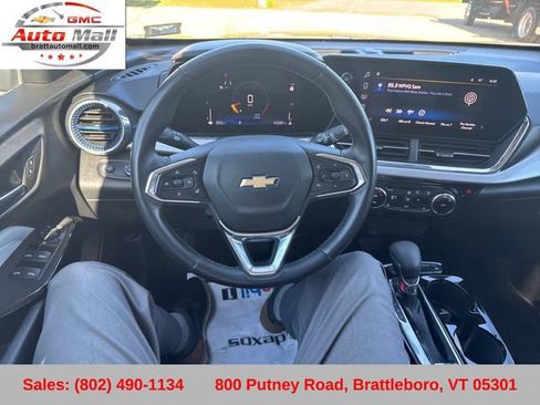 Used 2024 Chevrolet Trax LT w/ Driver Confidence Package FWD image 15