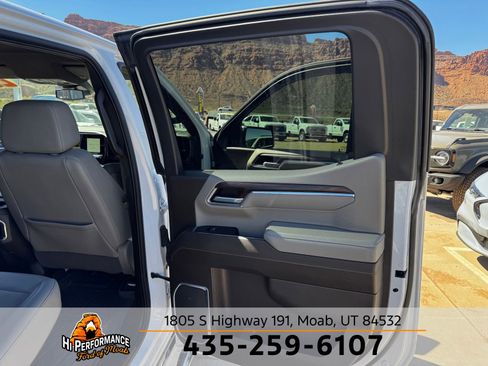 Used 2023 GMC Sierra 1500 SLT w/ SLT Premium Package AWD/4WD image 42
