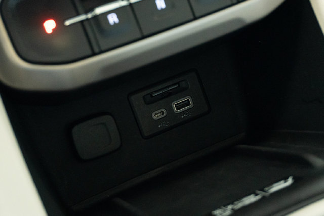 Used 2023 GMC Acadia Denali FWD image 34