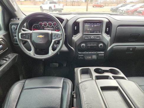 Used 2023 Chevrolet Silverado 2500 Custom w/ Custom Value Package image 9