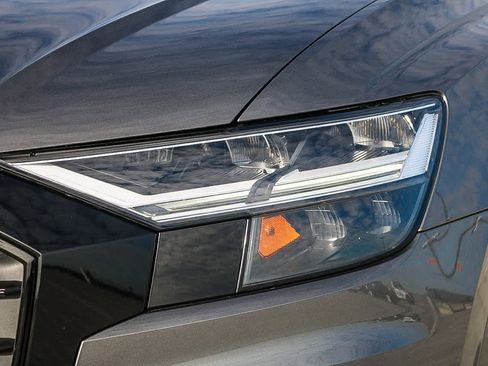 Used 2022 Audi Q8 Premium w/ Convenience Package image 5