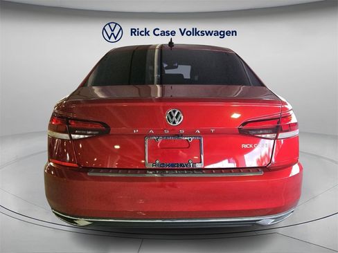 Used 2022 Volkswagen Passat 2.0T SE image 6