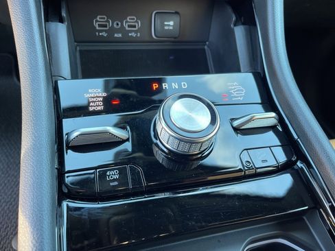 Used 2025 Jeep Grand Cherokee Summit w/ Adv Protech Group IV image 15